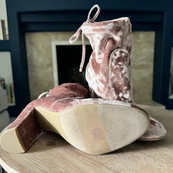 REPORT Whitney Blush pink crushed velvet sock boot block heel size 7.5 - Picture 10 of 13